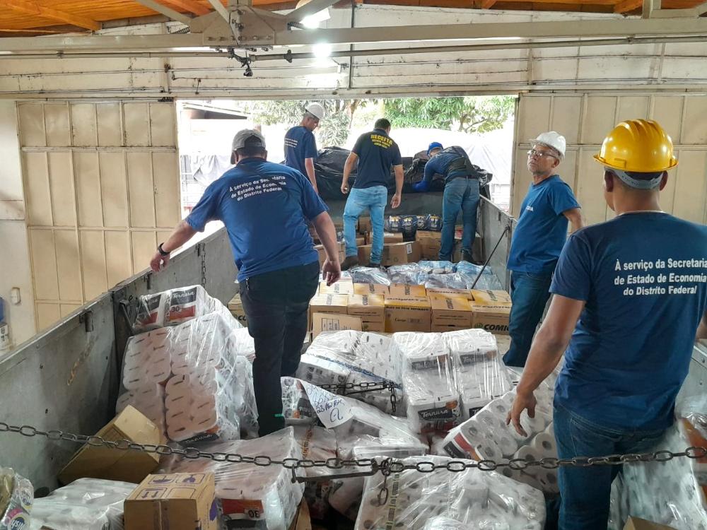 Capa da notícia: Fiscalização tributária visita loja de informática e aplica multa de R$ 800 mil