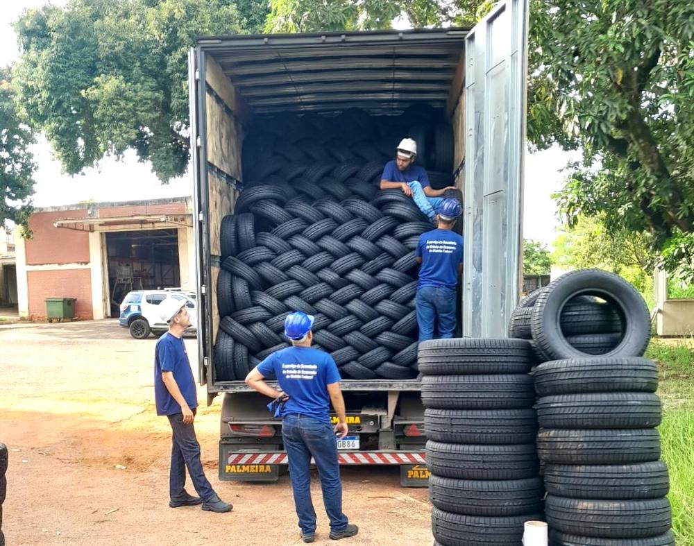 Capa da notícia: Seec apreende carga de pneus de R$ 600 mil sem nota